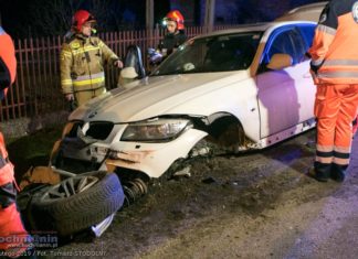 Brzeźnica: Rozbite bmw w fosie – ZDJĘCIA