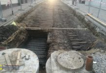 Bochnia: Archeolodzy odkopują drewnianą drogę sprzed kilkuset lat