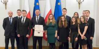 Uczniowie Zespołu Szkół Nr 1 na spotkaniu z Prezydentem RP