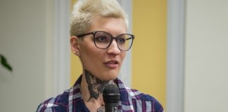 Biblioteka: Spotkanie z Katarzyną Puzyńską – ZDJĘCIA