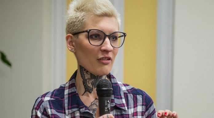 Biblioteka: Spotkanie z Katarzyną Puzyńską – ZDJĘCIA