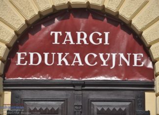 Targi edukacyjne w I LO – ZDJĘCIA