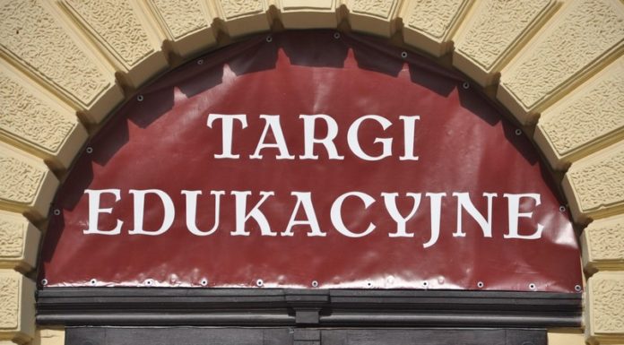 Targi edukacyjne w I LO – ZDJĘCIA