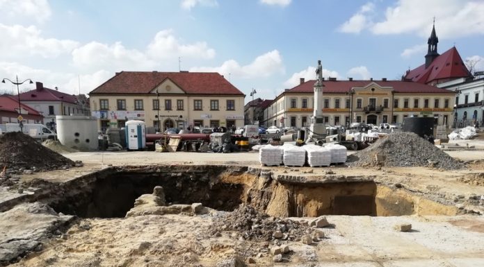 Rewitalizacja centrum Bochni. Przyszłość ekspozycji ruin ratusza nadal niepewna