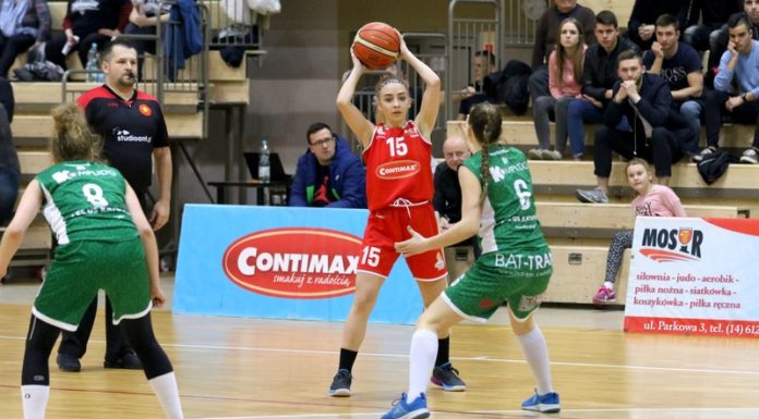 Koszykówka 2 liga: Krok do wicemistrzostwa! Wygrana MOSiR z AZS Katowice 70:62 – ZDJĘCIA, WIDEO