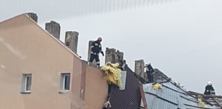 Łapanów. Wiatr zerwał dach ze szkoły w Zbydniowie. Lekcje odwołane