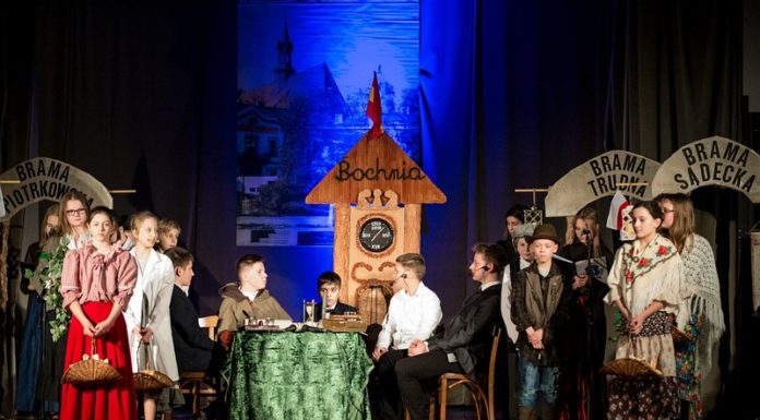 Oratorium: Przedstawienie i tort na 766. urodziny Bochni – ZDJĘCIA