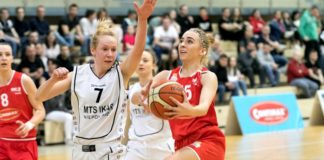 Koszykówka. Turniej półfinałowy w Bochni. Wysokie zwycięstwa MOSiR i Swarzędza w 2. kolejce – ZDJĘCIA