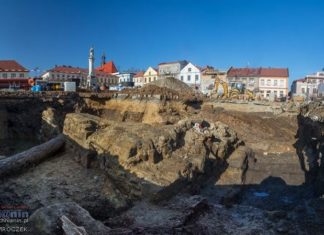 „Nie zakopujmy ratusza i historii Bochni!”. Ruszyła zbiórka podpisów