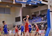 Koszykówka 2 liga: MOSiR pokonał wicelidera. 28 pkt Aiszy Buczek – ZDJĘCIA