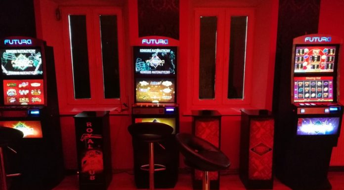 Bochnia. Policja zabezpieczyła 3 kolejne automaty do gier