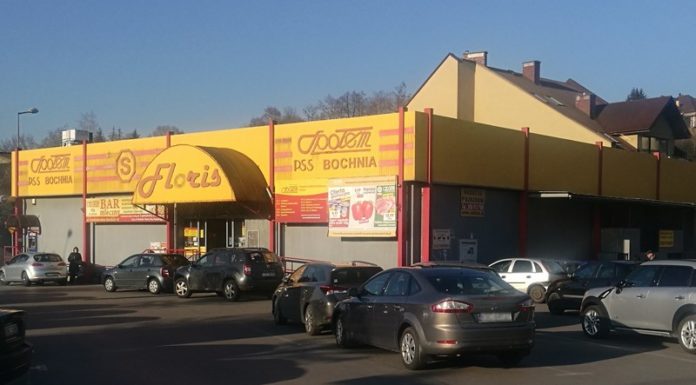 Szlabany przy sklepie „Floris”. Oświadczenie prezesa Społem PSS Bochnia