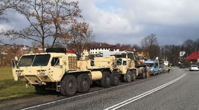 Zderzenie wozów bojowych US Army. 2 żołnierzy trafiło do szpitala w Brzesku