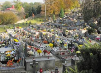 Co z cmentarzami na Wszystkich Świętych? Premier: „Decyzja w przyszłym tygodniu”