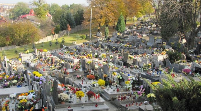 W niedzielę spacer po cmentarzu: „Zwyczajnie o niezwyczajnych”