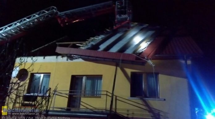 Niespokojna noc. W Łapczycy wiało w porywach nawet 100 kmh! Połamane drzewa, zerwane dachy