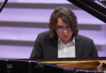 Bocheński pianista Jakub Kuszlik z nagrodą w konkursie w USA