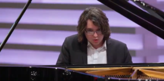 Bocheński pianista Jakub Kuszlik z nagrodą w konkursie w USA