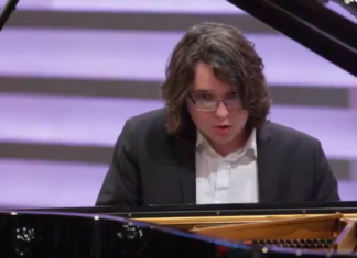 Bocheński pianista Jakub Kuszlik z nagrodą w konkursie w USA