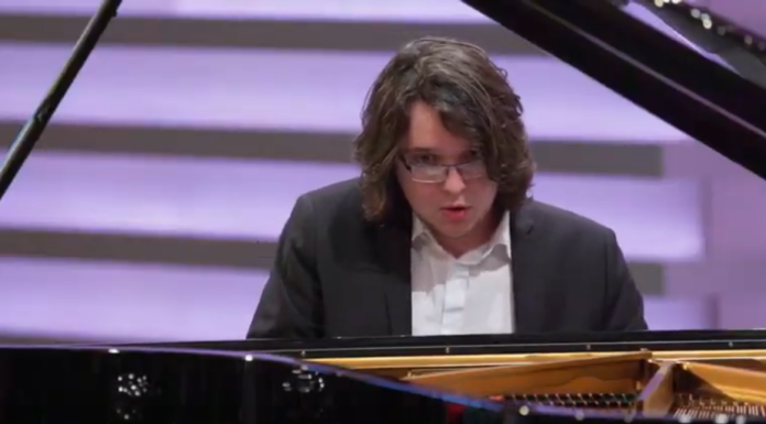 Bocheński pianista Jakub Kuszlik z nagrodą w konkursie w USA