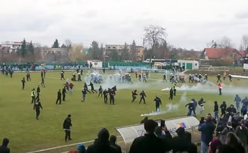 Zarzuty dla pseudokibiców za bijatykę na stadionie w Brzesku. Będą kolejne zatrzymania?