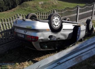 Dachowanie w Drwini. Pijany kierowca uciekał przed policją