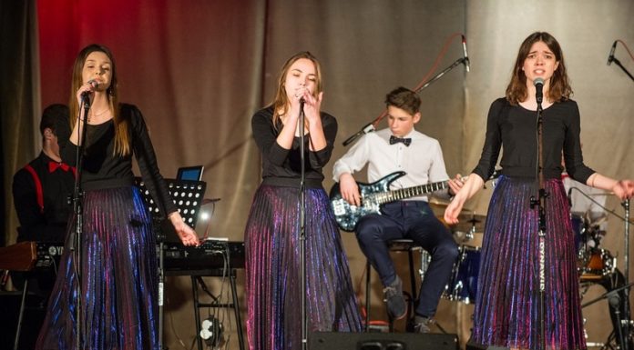 Teatr Artystokracki i koncert „Kobiety jak te kwiaty…” – ZDJĘCIA