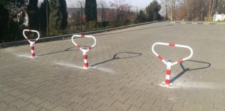 Park Uzbornia: Już nie tylko progi zwalniające. Zamontowano też blokady