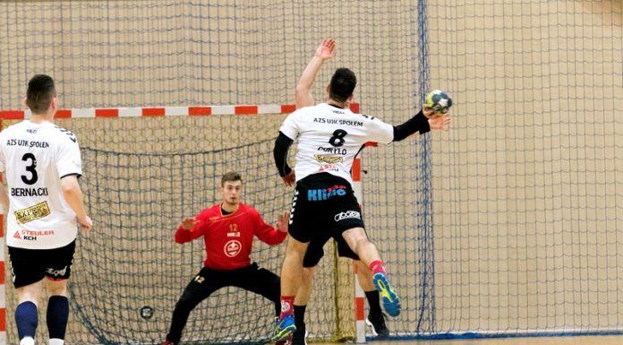 Piłka ręczna. Wysoka wyjazdowa porażka MOSiR ze Społem Kielce. „Graliśmy osłabionym składem”