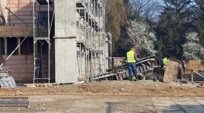 Bocheńszczyzna: Nielegalnie zatrudniony Gruzin na budowie