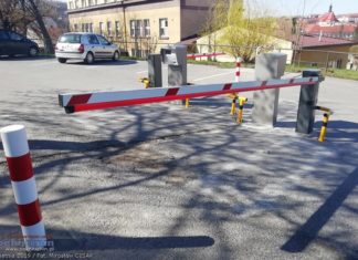 Na placu Bolesława Wstydliwego uruchomiono system szlabanowy