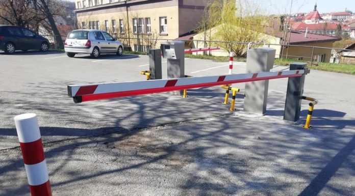 Na placu Bolesława Wstydliwego uruchomiono system szlabanowy