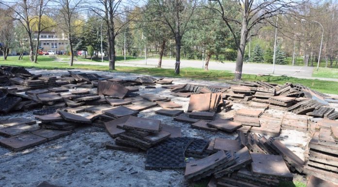 Rusza budowa tężni solankowej. Wykonawcy przekazano plac budowy