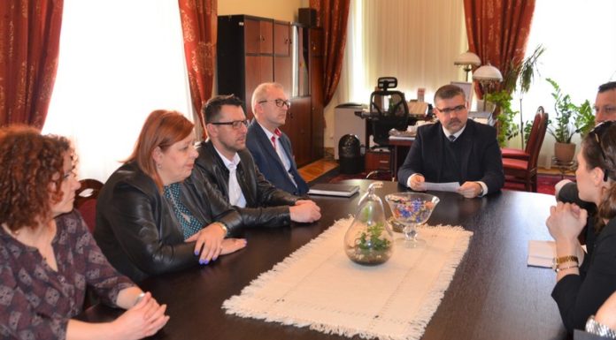 Strajk nauczycieli: Starosta spotkał się z dyrektorami szkół średnich