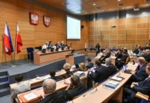 Sejmik podjął decyzję. Uchwała anty-LGBT zostaje. Jak głosowali bocheńscy radni?