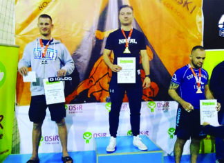 Zawodnicy Academia Gorila Bochnia z medalami