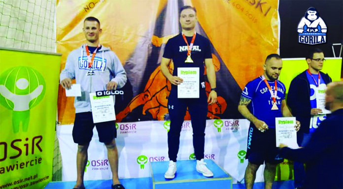 Zawodnicy Academia Gorila Bochnia z medalami