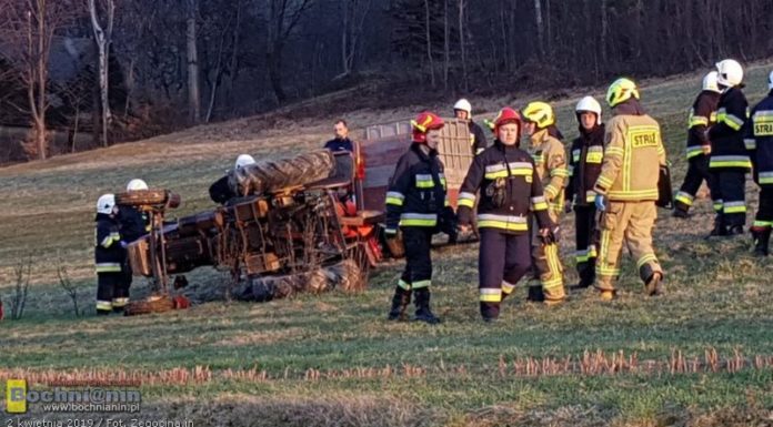 Śmiertelny wypadek w Rozdzielu. Traktor przygniótł mężczyznę