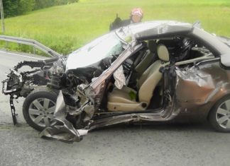 Dachowanie w Żegocinie. To cud, że kierowca wyszedł z tego cało! – ZDJĘCIA