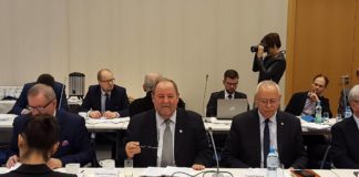 Ludwik Węgrzyn z medalem od Sejmiku Małopolskiego