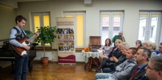 Dzień Bibliotekarza w Bochni. Wystąpił Teatr Artystokracki – ZDJĘCIA