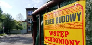 Trwa budowa tężni solankowej. Utrudnienia dla mieszkańców – ZDJĘCIA
