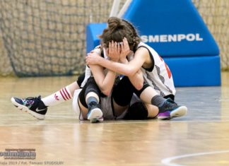 Koszykówka U14: Dramatyczna końcówka meczu bochnianek i morze łez – ZDJĘCIA
