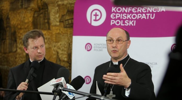 List biskupów dotyczący pedofilii odczytywany był w kościołach. „Nie uczyniliśmy wszystkiego, aby zapobiec krzywdom”