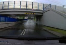 Oberwanie chmury nad Bochnią. Zalane przejazdy pod wiaduktami