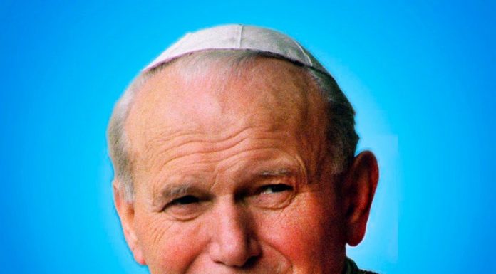 Niepołomice. Oświadczenie rady ws. roli i znaczenia JP II dla miasta