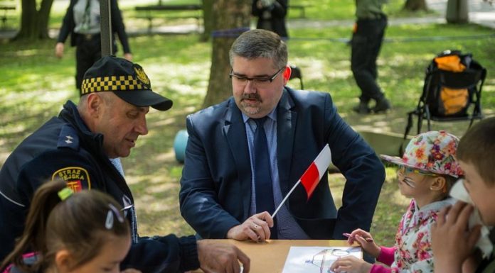 Dzień Flagi: Majowe harce rodzinne na Plantach – ZDJĘCIA