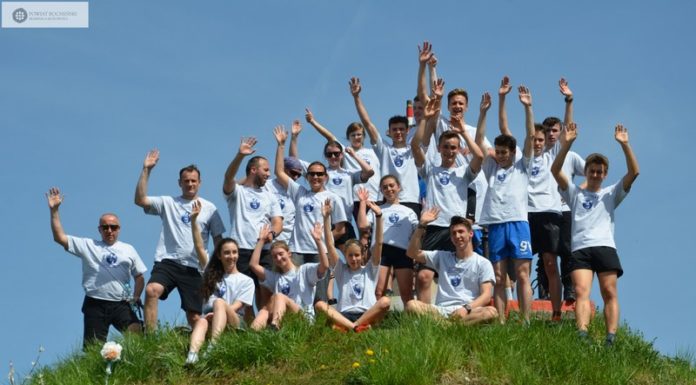 Pobiegli w sztafecie z Bochni do Pierzchowa