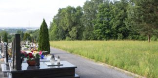 Cmentarz na Łychowie. Coraz więcej grobów, potrzebne nowe alejki