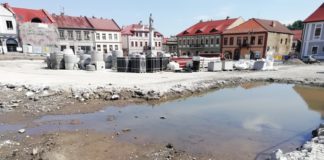 Na sesji o rewitalizacji. Był wniosek o specjalną komisję, ale radni go odrzucili